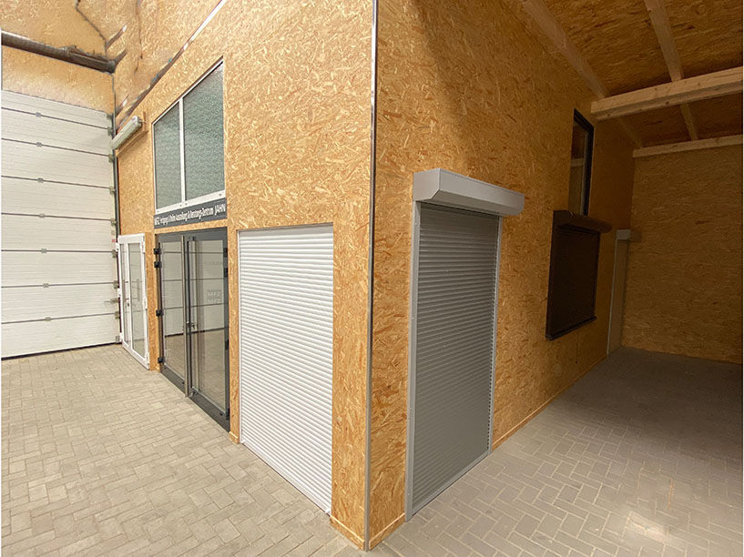 MFZ Innen Ausstellung - 1 & 2 flügelige Kunststoff Balkontür mit Aufsatz & Vorbau Rollläden